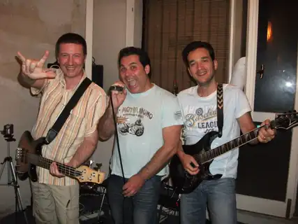 Sergio, Roberto e Peppe in posa, novembre 2009