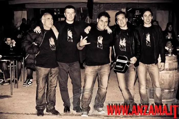 La band al Factory, dicembre 2011